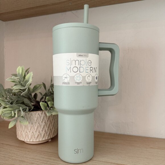 NWT Simple Modern SEA GLASS SAGE 40oz Tumbler - Picture 1 of 2